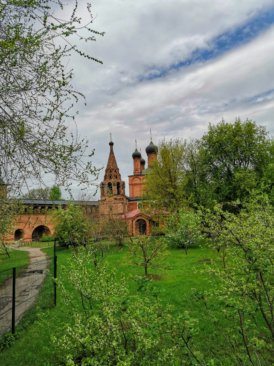 Крутицкое Патриаршее подворье в Москве