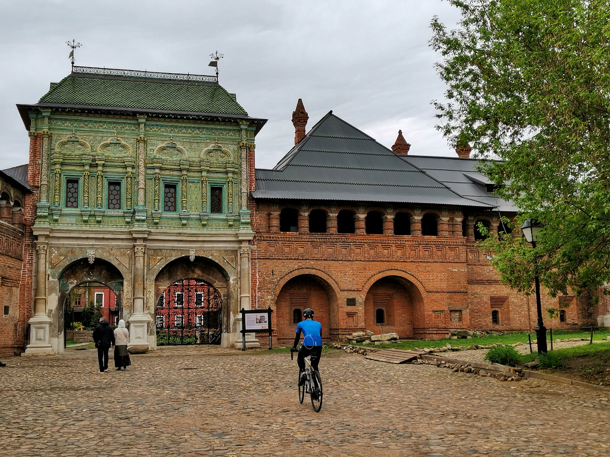 Крутицкое Патриаршее подворье в Москве