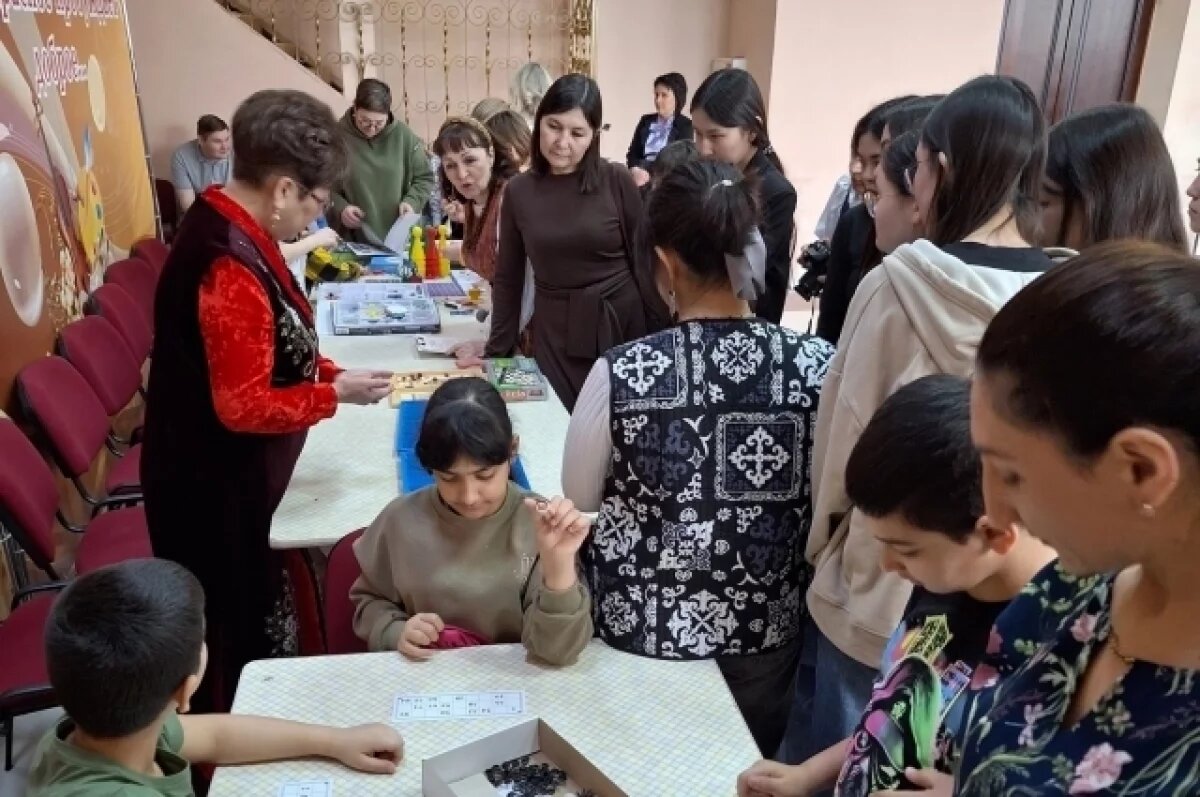    Гостям Ишимского этноклуба рассказывают о взаимодействии культур