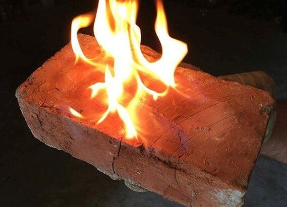 Горящий кирпич