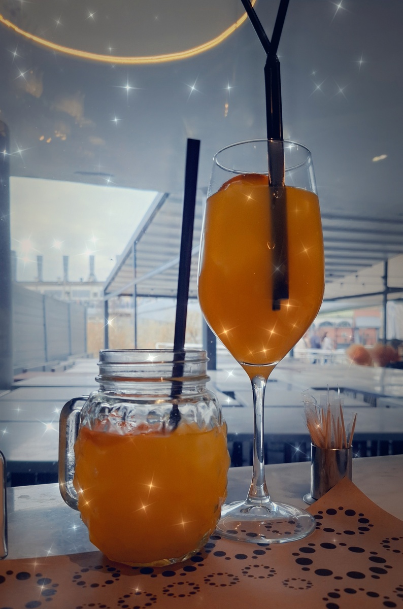 Кайфовать, когда где-то на ЛБС погибают. С другой стороны - а через что набираться сил для помощи, и как отдыхать? ... 