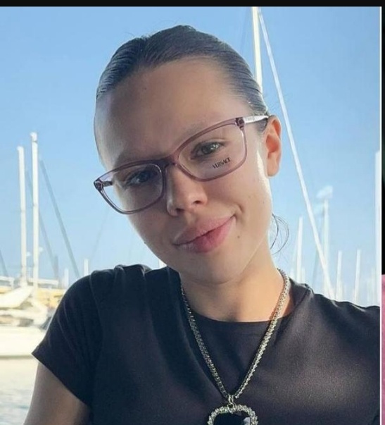 Фото для понимания, точь такая же, только без очков