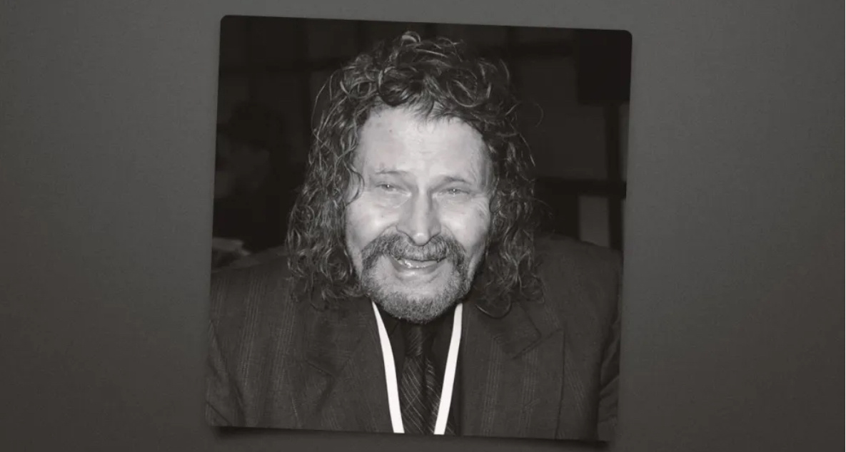 Брюс Гловер