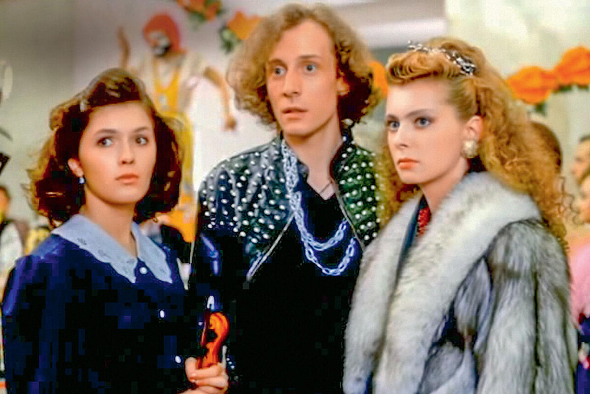    «К Данелии я попал благодаря своему нахальству. И меня утвердили на роль Мымрика — у меня тогда были довольно длинные пушистые волосы, как у Пьера Ришара» С Ольгой Недоводиной и Ириной Марковой в фильме «Настя». 1993 г. Студия «Ритм»