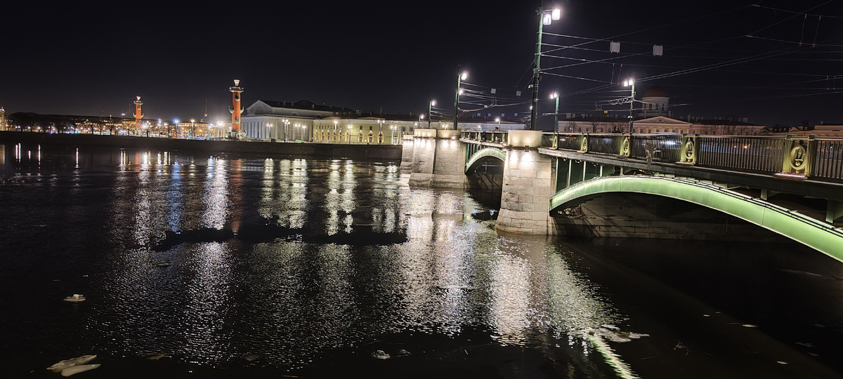 Ледоход на Неве 