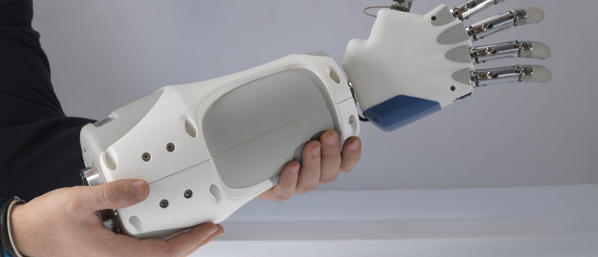    Когда тело и разум объединяются: протезы с нейроинтерфейсом в 1990-е