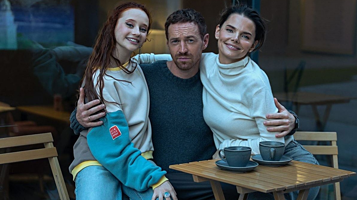 Кадр из сериала «Опасная близость» 