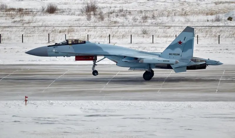 ВКС России получили первую партию новых истребителей Су-35С в 2025 году. Фото: ОАК