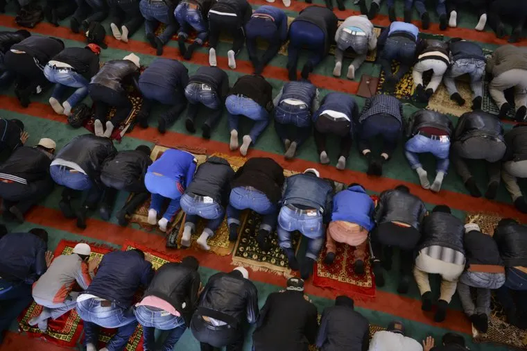 В Москве мусульмане толпами прошлись по улицам города
Фото: Евгений Кузнецов © URA.RU