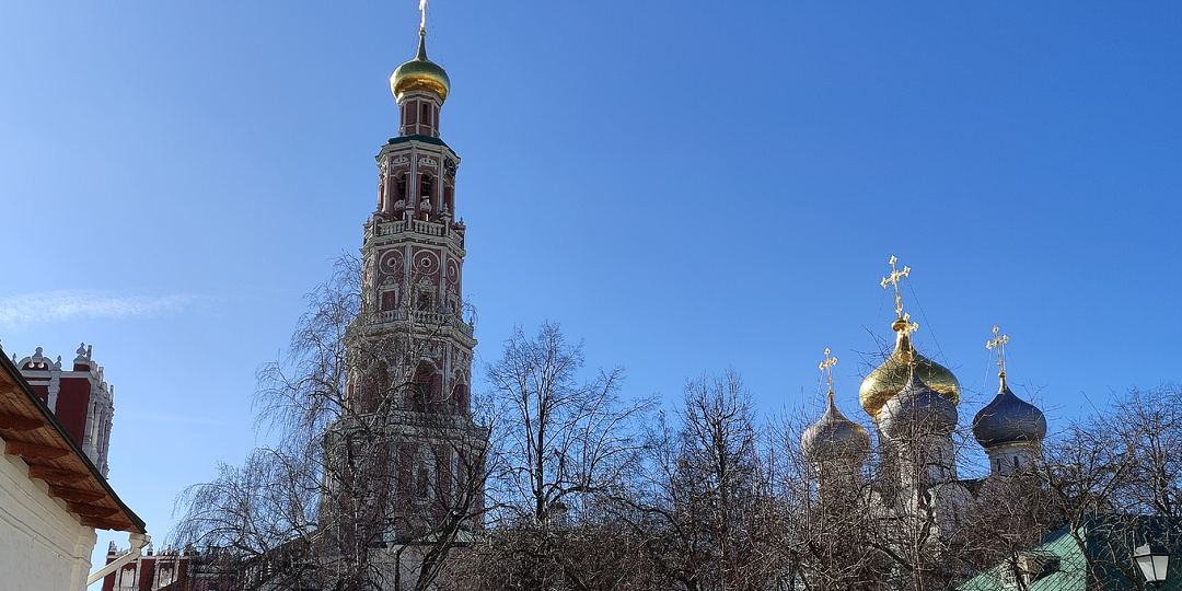 Новодевичий монастырь - потрясающее место, заставившее меня задуматься о разном