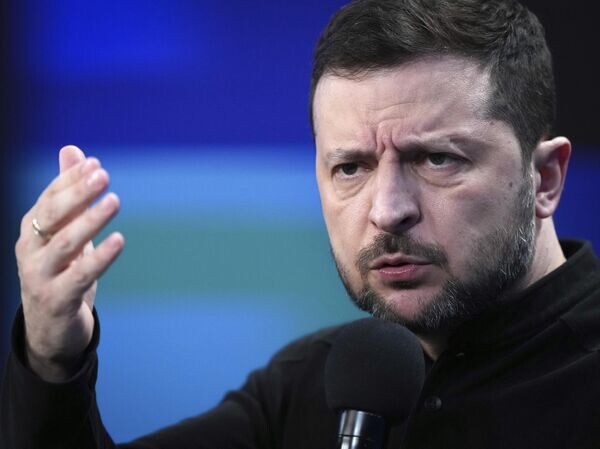    © AP Photo / Evgeniy Maloletka