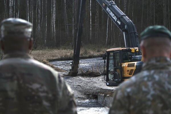Christopher Saundersn/U.S. Army via AP 
