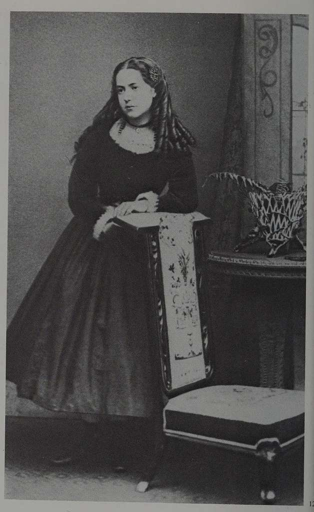 Элеонора, взято из открытых источников