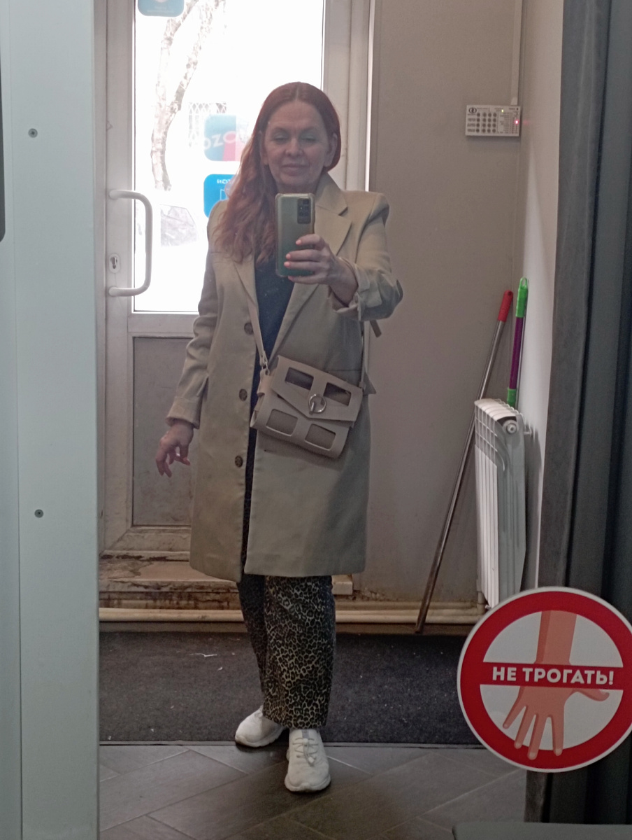 Издержки профессии. Фотографируем везде. Пока муж получает в Озоне свои блесна... 