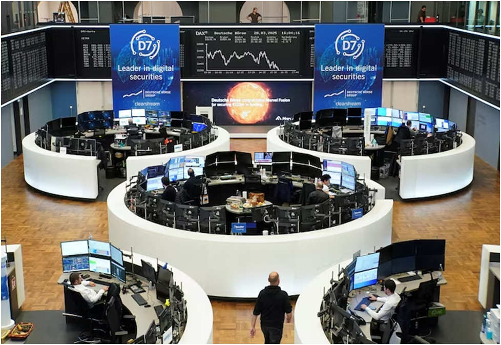 График немецкого фондового индекса DAX на фондовой бирже во Франкфурте, Германия, 28 марта 2025 года. REUTERS/Staff