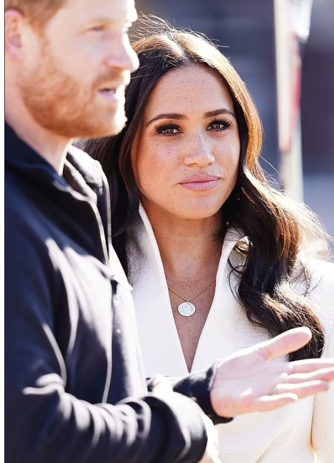 Меган якобы получила прозвище «трудная герцогиня» за свой дерзкий стиль общения с персоналом