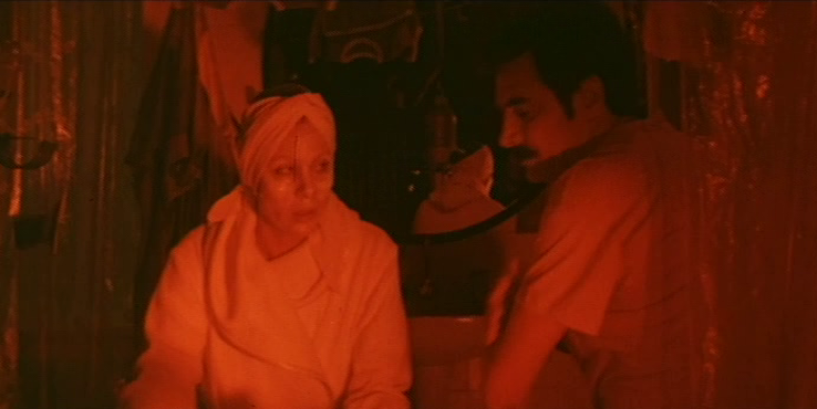 Кадр из фильма "Происшествие в Утиноозерске" (1988)