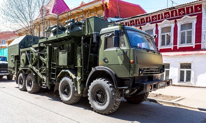    Почему военных заставляют платить за проезд по дорогам?