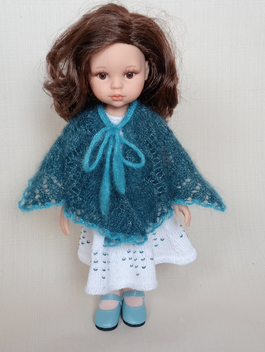 Пончо Ажурные листья  для куклы Паола Рейна