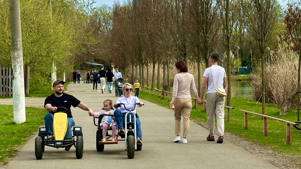 Фото счастливых людей вчера)
