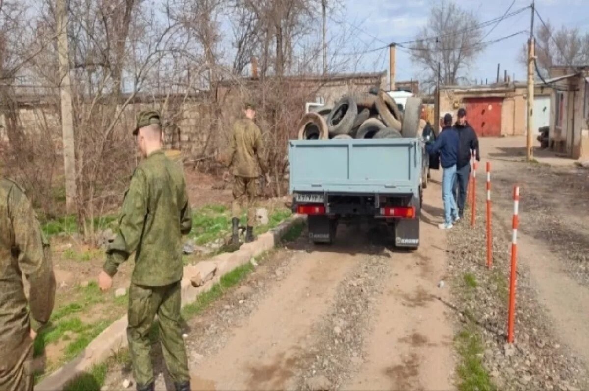   В Трусовском районе Астрахани прошли масштабные субботники