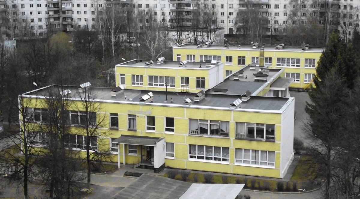 Жёлтый VI-44 на Голубинской улице. Фото - СТА