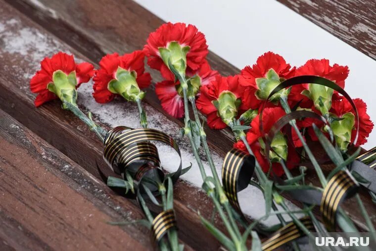 Схоронив демобилизованного бойца Ильнура Ханова, родственники не получили ни документов, ни медалей. Фото: Илья Московец © URA.RU