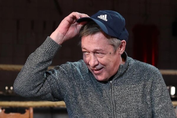Актёр Михаил Ефремов собирается посетить храм и больницу после выхода из колонии. Обложка © TACC / Станислав Красильников