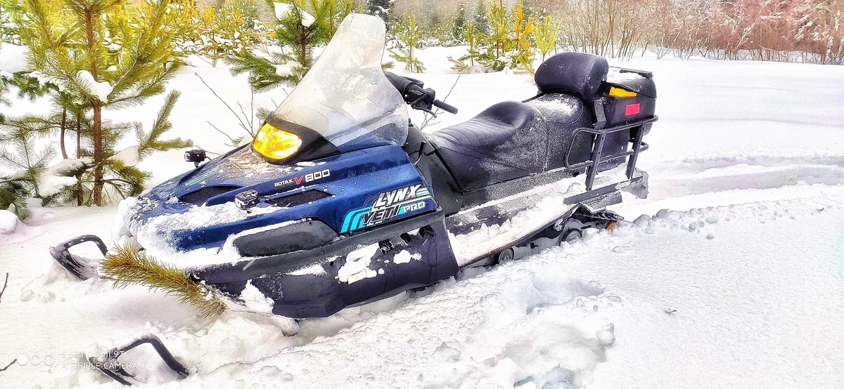 Зимняя сказка. Источник фото - https://auto.ru/snowmobile/used/sale/brp/lynx_yeti_pro_army/1122055505-dbeae503/
