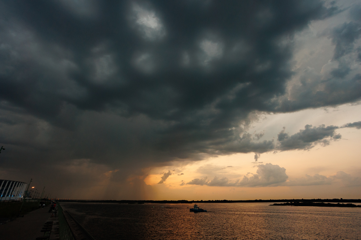 Стихия надвигается