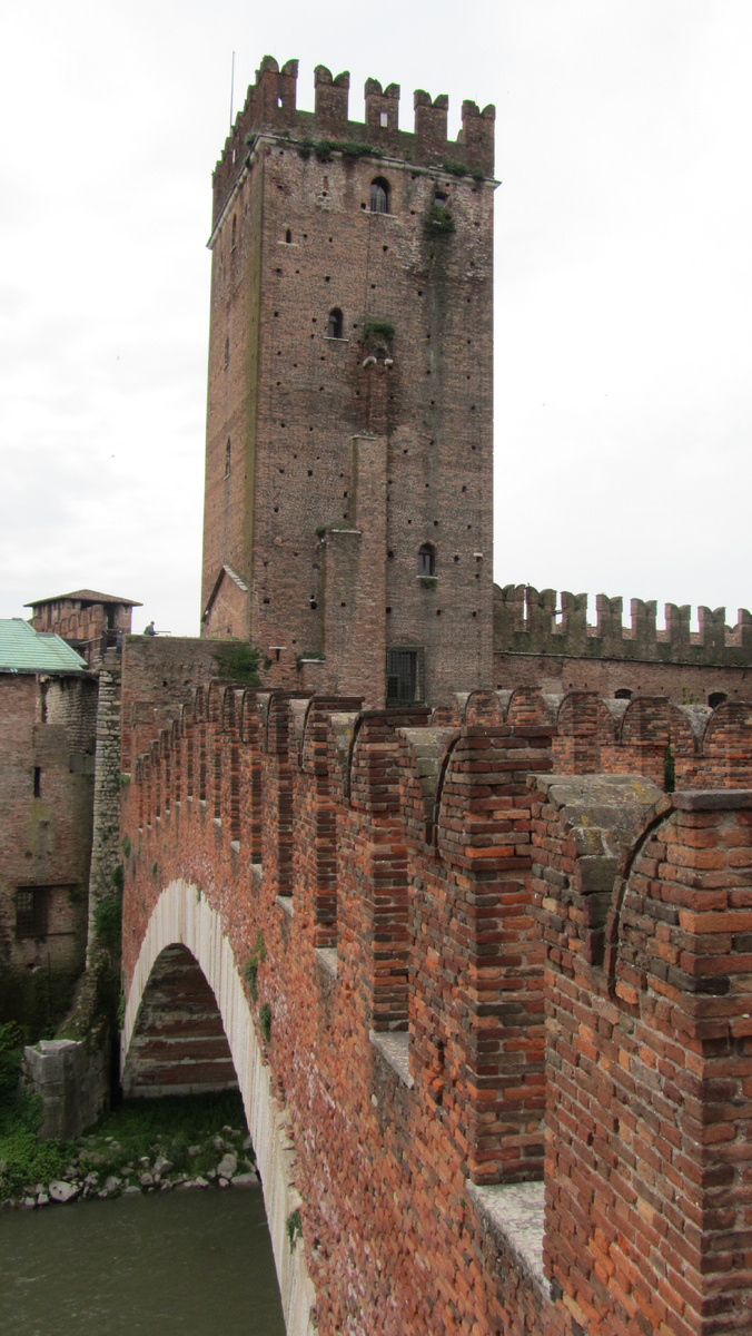 Замок и мост