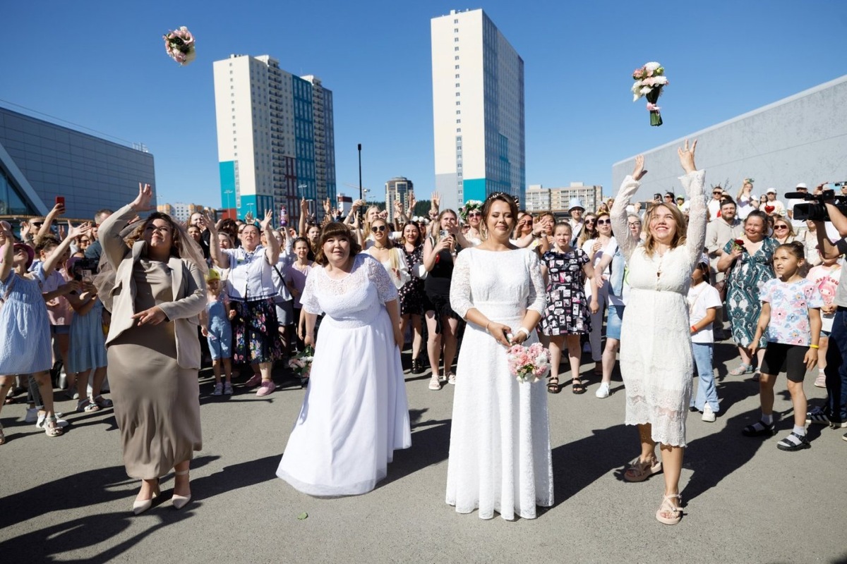    В Ханты-Мансийске проведут массовую церемонию бракосочетания
