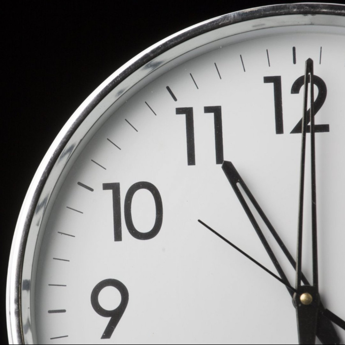 В соответствии с региональным законом №7-О3 детям запретят находиться в общественных местах без законных представителей с 23:00 до 06:00.