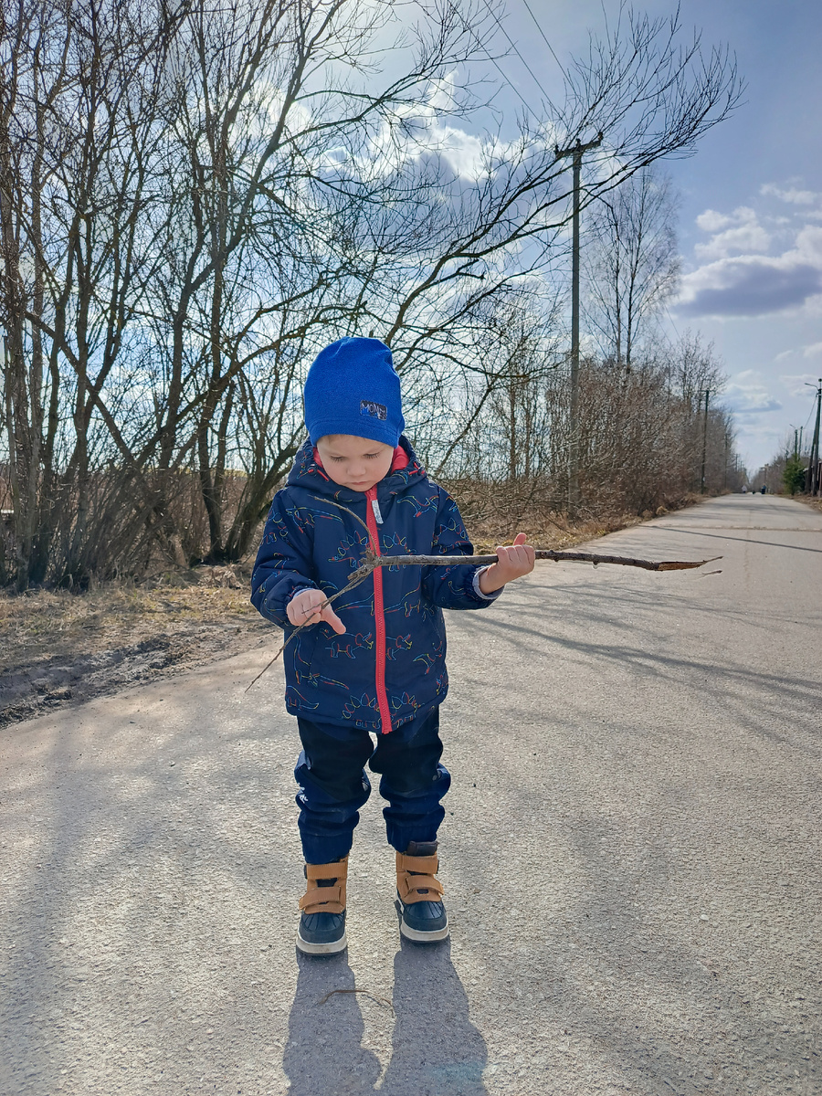 Куртка на размер 86. Это та, что нам отдали