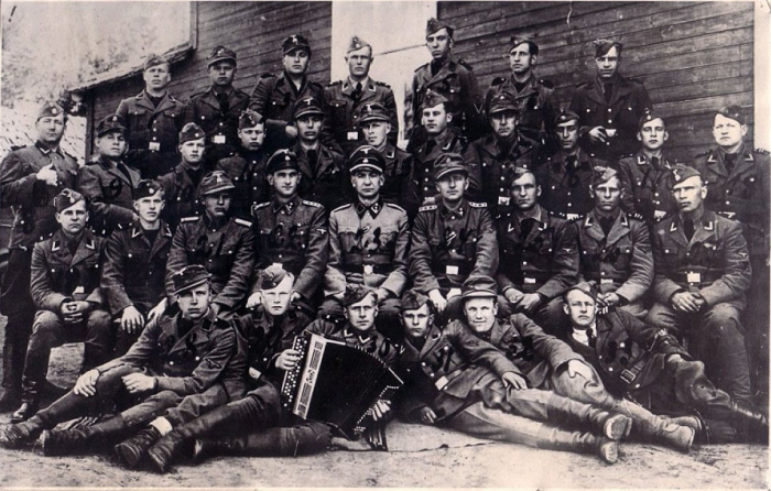 Карательный оредежский отряд полевой жандармерии СД, группа Ганса Хассельблаха. 