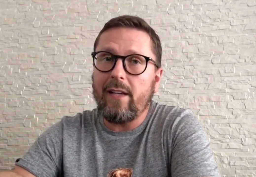    Шарий: выборы на Украине будут назначены в мае, власть перейдет спикеру Рады