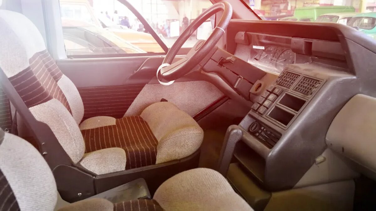 Салон автомобиля Москвич-3733 «Тонник»