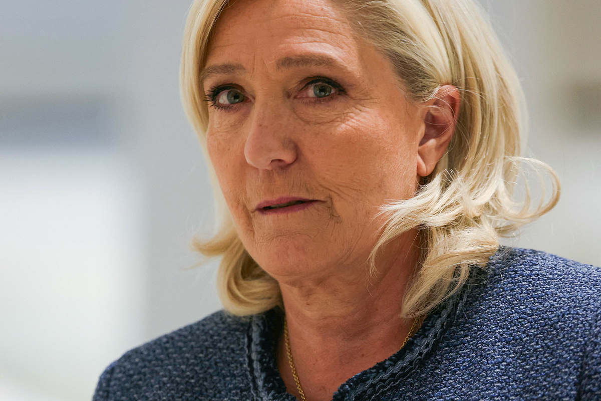    Марин Ле Пен в парижском суде, 31 марта 2025 года