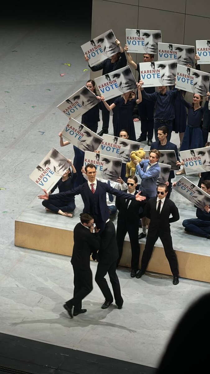 Каренин — Семён Чудин.