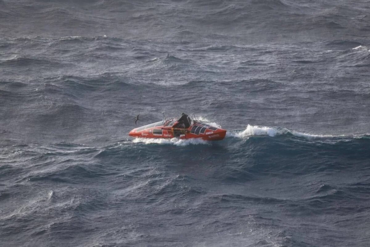    Сухогруз подобрал Фёдора Конюхова, завершившего одиночное плавание