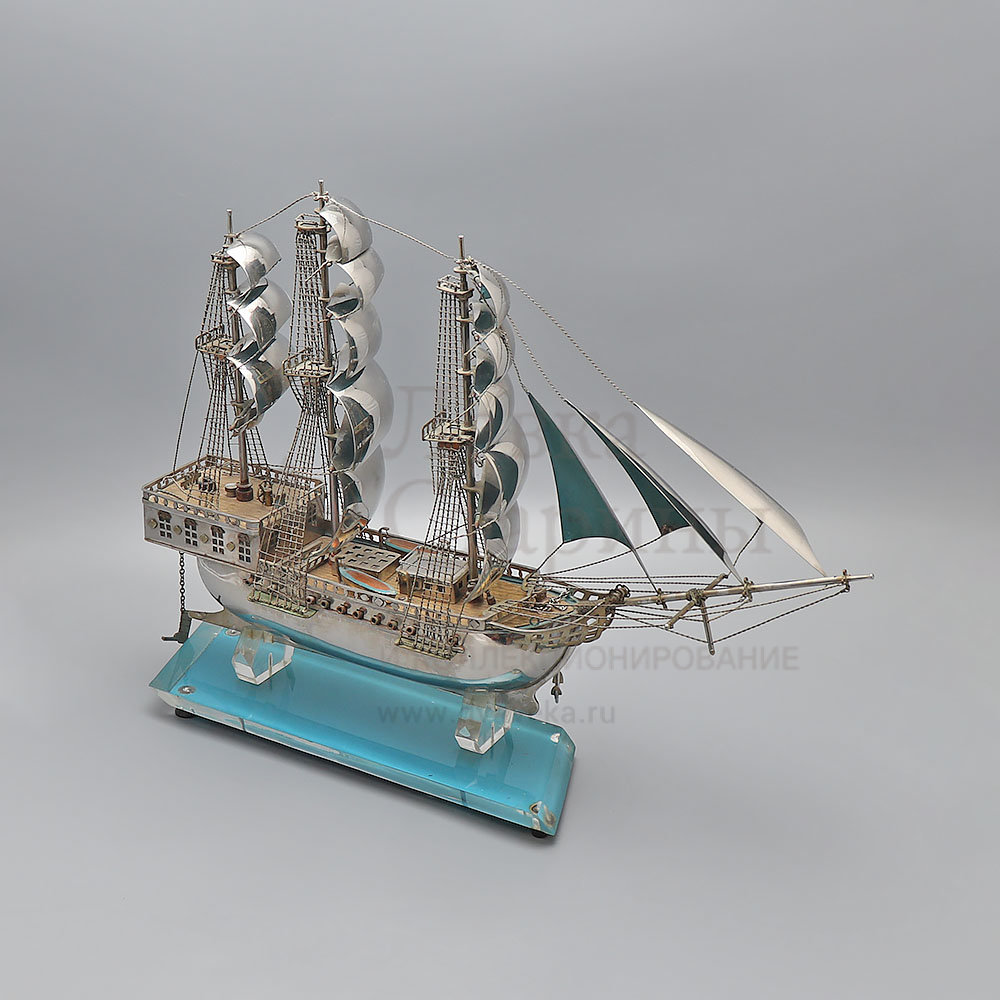 Макет парусного корабля, латунь, никелирование, оргстекло, СССР, 1950-60 гг. Фото с нашего сайта dvaveka.ru