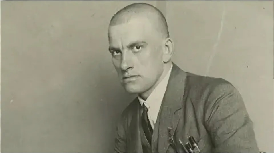 Владимир Маяковский 1 марта 1914 года. фото неизвестного автора.