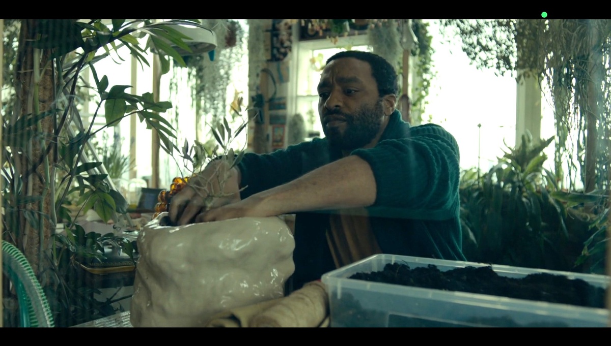 ГГ - ботаник и чудак.