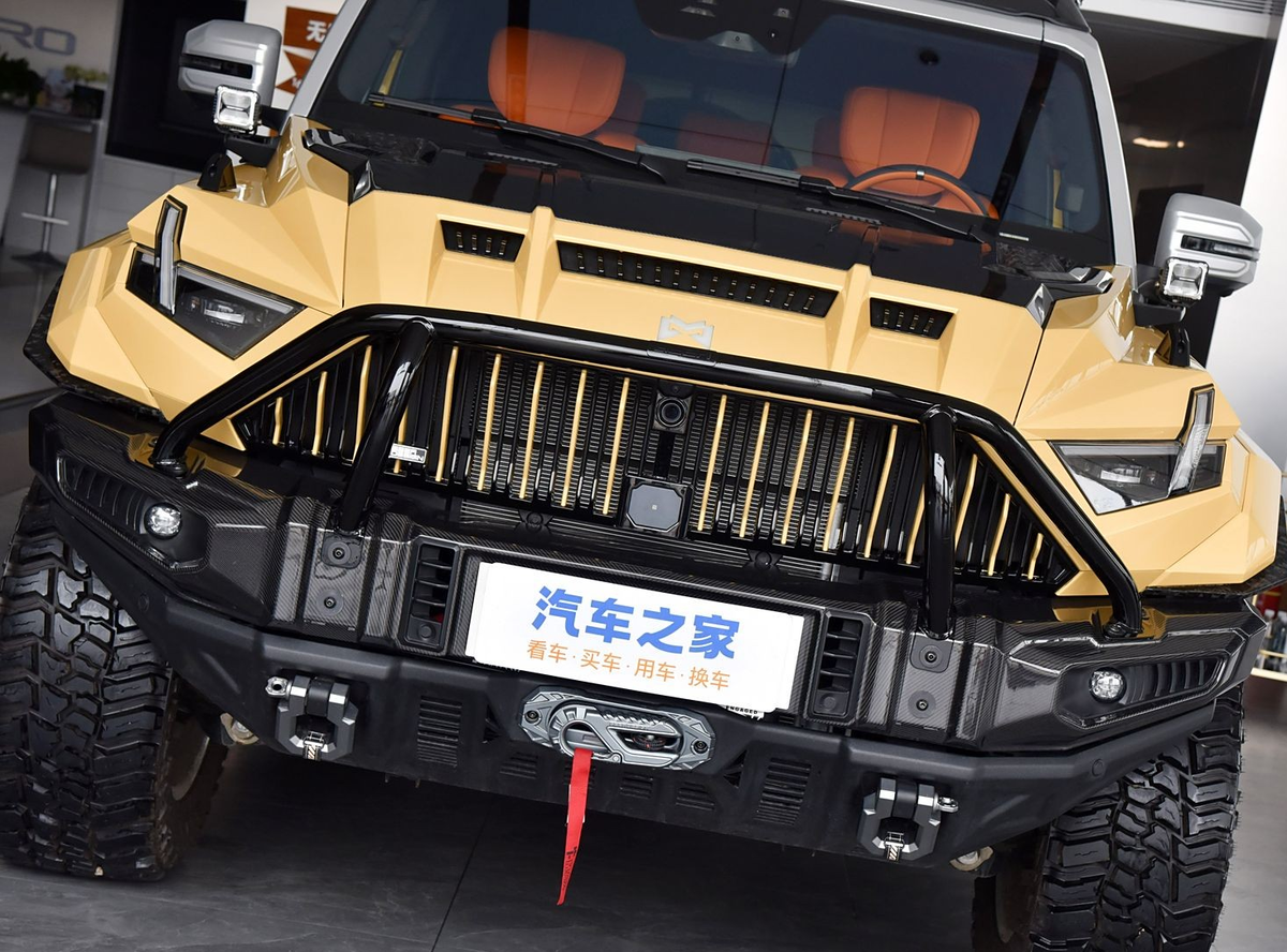 Брутальный внешний вид внедорожника Dongfeng Mengshi 917 Jiaolong Zhanjia