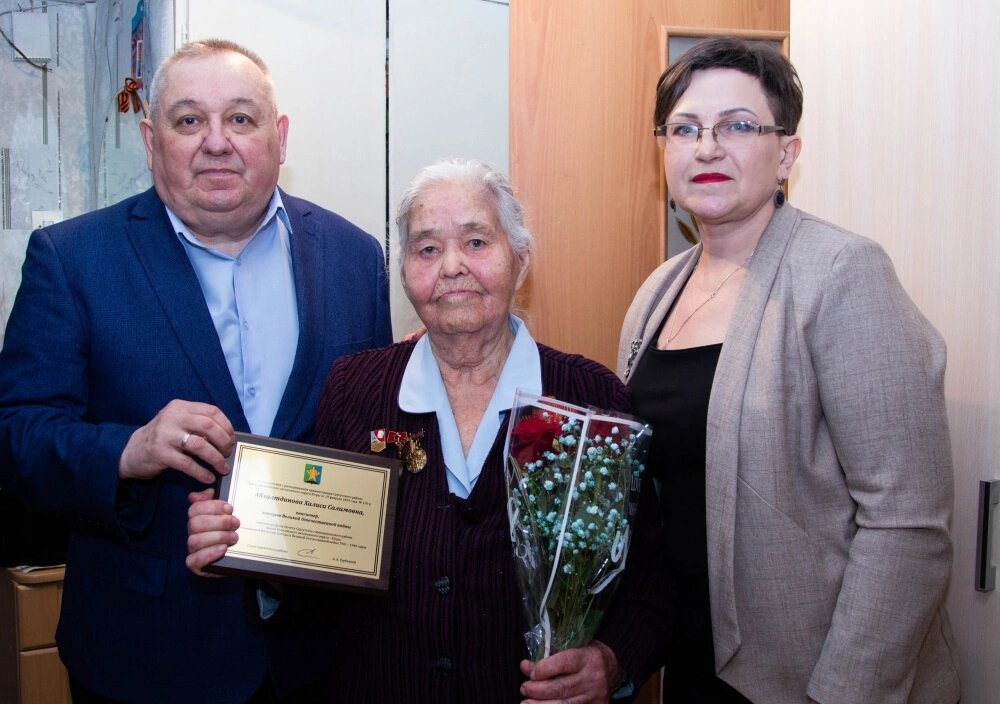    В Лянторе ветеранам войны вручили памятные медали к 80-летию Великой Победы