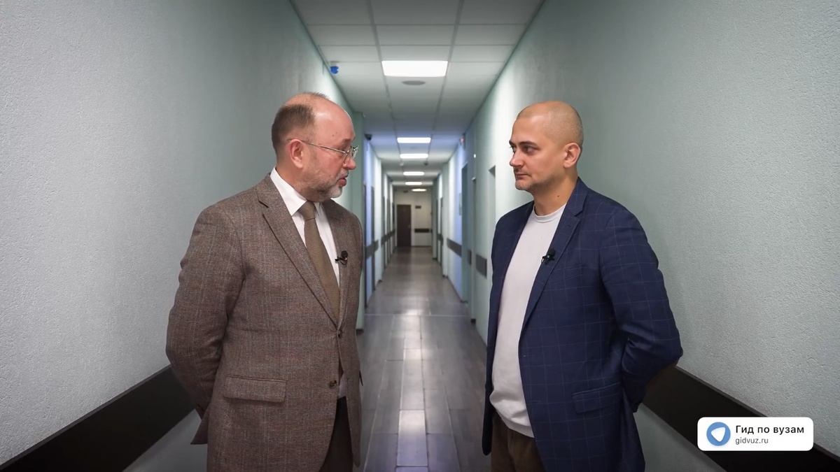 Интервью в Санкт-Петербургском Государственном Экономическом Университете (СПбГЭУ): слева – декан факультета управления, д.э.н., Игорь Федосеев, справа – главный редактор СМИ «Гид по вузам», к.п.н., Роман Гетц.