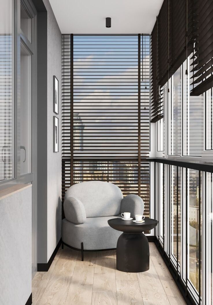 Декор
Декор играет важную роль в создании стильного образа:

Текстиль: Яркие подушки, пледы и скатерти, которые добавляют цвет и уют. Можно использовать ткани с интересными узорами или в однотонных оттенках.
Растения: Живые растения в стильных горшках, такие как суккуленты, фикусы или цветы, добавляют свежести и жизни. Вертикальные садики или кашпо на стенах также могут стать интересным акцентом.
Освещение: Элегантные светильники, такие как подвесные фонари или настенные бра, создают уютный свет в вечернее время. Гирлянды из маленьких лампочек добавляют романтики и уюта.