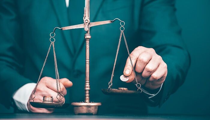 Зачем нужна помощь юриста