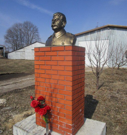 В Орловской области обнаружен бюст Сталина
