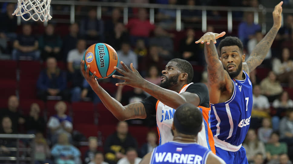 Фото: Юрий Стрелец / Коммерсантъ